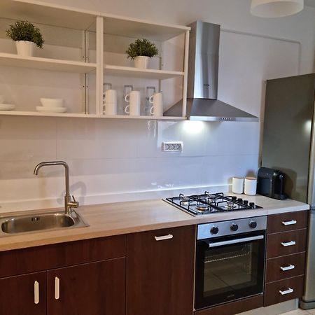 Iulius Town Charm Cozy Apartments Timisoara Ngoại thất bức ảnh